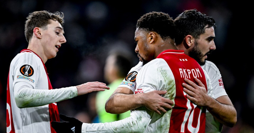 Mantan Arsenal Masuk Tujuh Pemain yang Tidak Akan Dipakai Lagi di Ajax