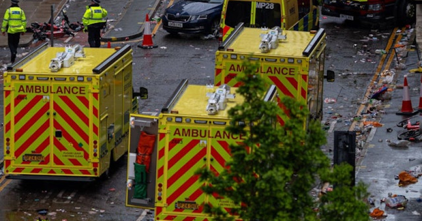 Insiden Serius di Parade Trofi Liverpool, Mobil Tabrak Pejalan Kaki