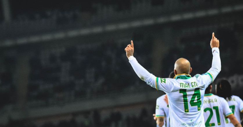 Kemenangan AS Roma Dihiasi Gol Debut Donyell Malen