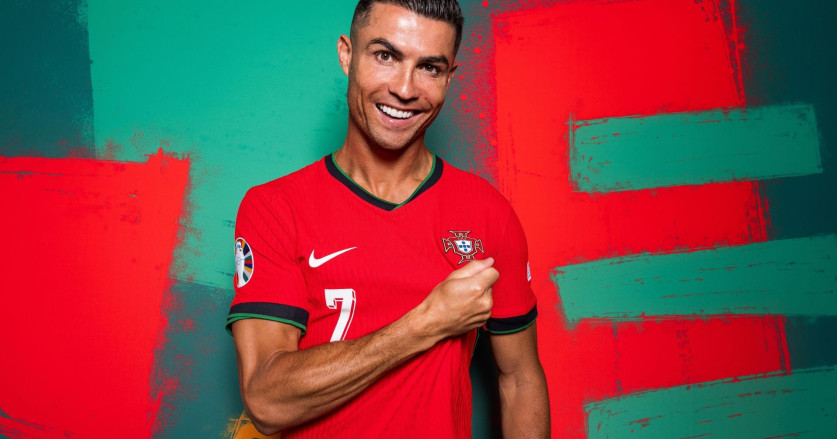 Carlos Ruiz Bangga Cristiano Ronaldo Pecahkan Rekornya di Kualifikasi Piala Dunia