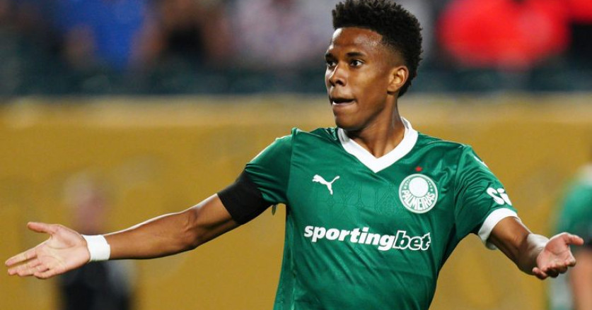 Penggemar Chelsea Beri Penilaian pada Estevao Usai Debut Lawan Bayer Leverkusen