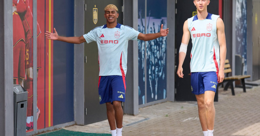 Lamine Yamal: Bintang Muda Barcelona dan Spanyol yang Menghadapi Tekanan Media