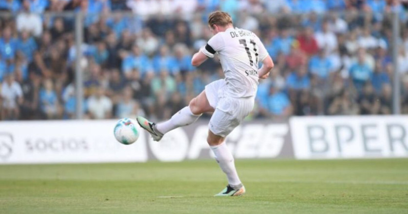 Napoli Menang Tipis 3-2 atas Girona dalam Laga Pramusim