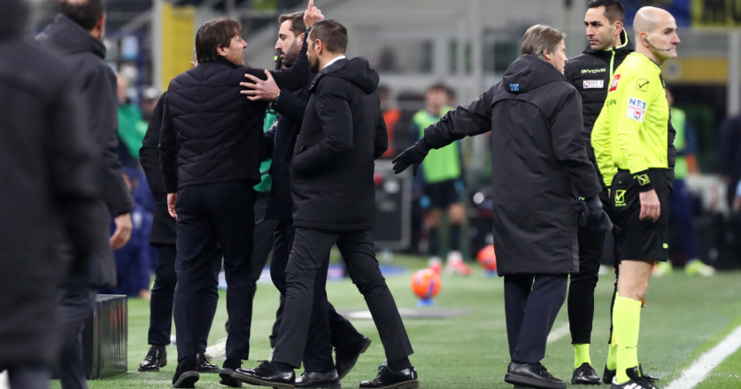 Kemarahan Conte di Laga Inter vs Napoli: Insiden Kartu Merah dan Teriakan Kontroversial