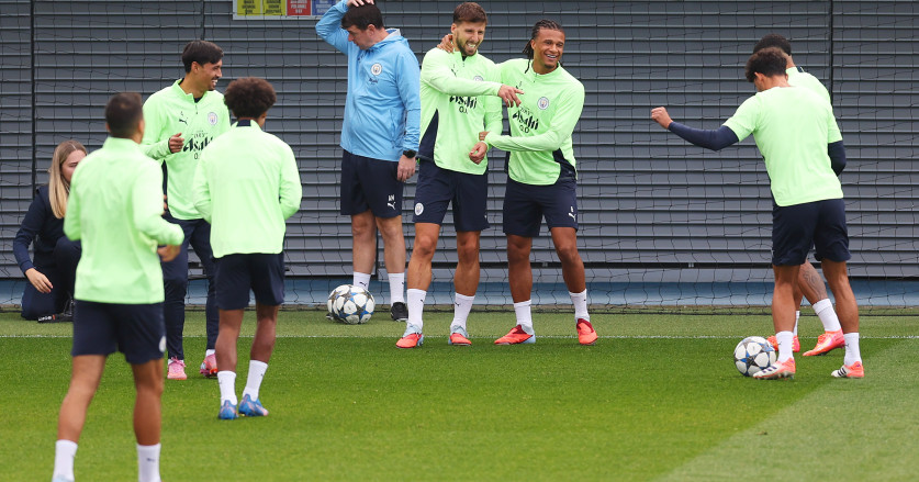 Barcelona Pertimbangkan Nathan Ake, Manchester City Tetapkan Harga €25 Juta