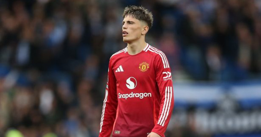 Alejandro Garnacho Ungkap Reaksi Emosionalnya Usai Diganti di Babak Pertama