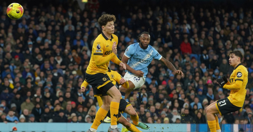 Fans Liverpool Mulai Pertanyakan Performa Virgil van Dijk Usai Kekalahan dari Wolves