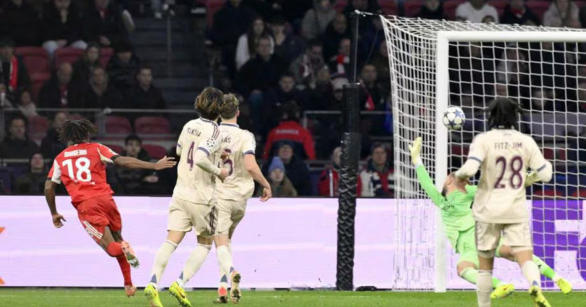 Benfica Tundukkan Ajax, Galatasaray Tersungkur di Kandang