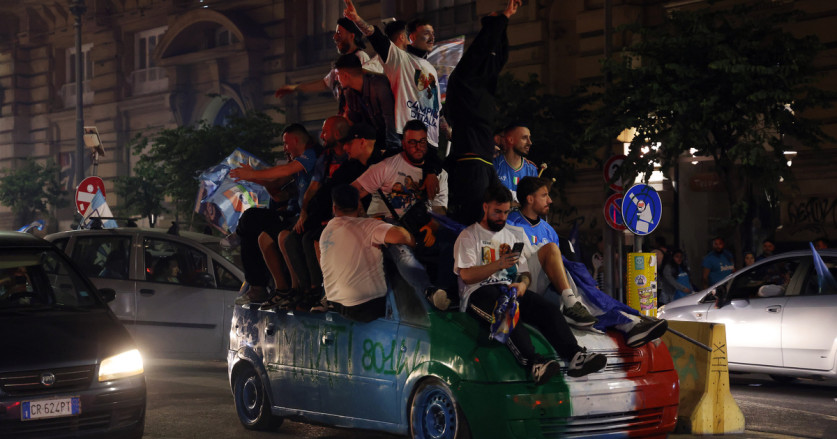 Perayaan Gelar Napoli: 39 Cedera, Tiga Ditahan, Satu Senjata Disita