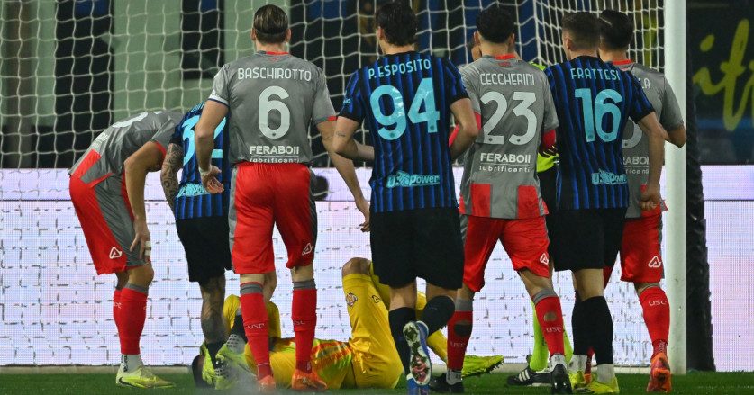 Pendukung Inter Ditangkap Setelah Insiden Kembang Api Mengenai Emil Audero