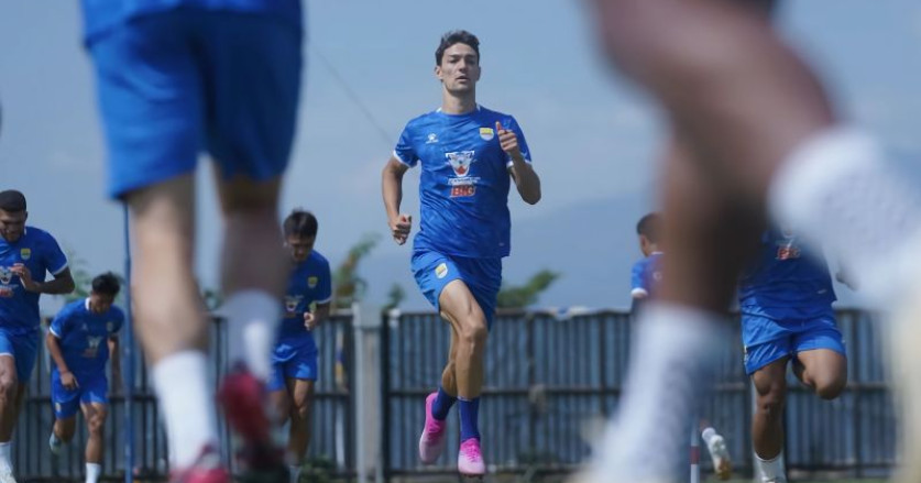 Liam Rosenior Siap Melatih Chelsea, Perjalanan Karier dan Profil Singkat